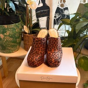 Jessica Simpson Brown Leopard Print Mules